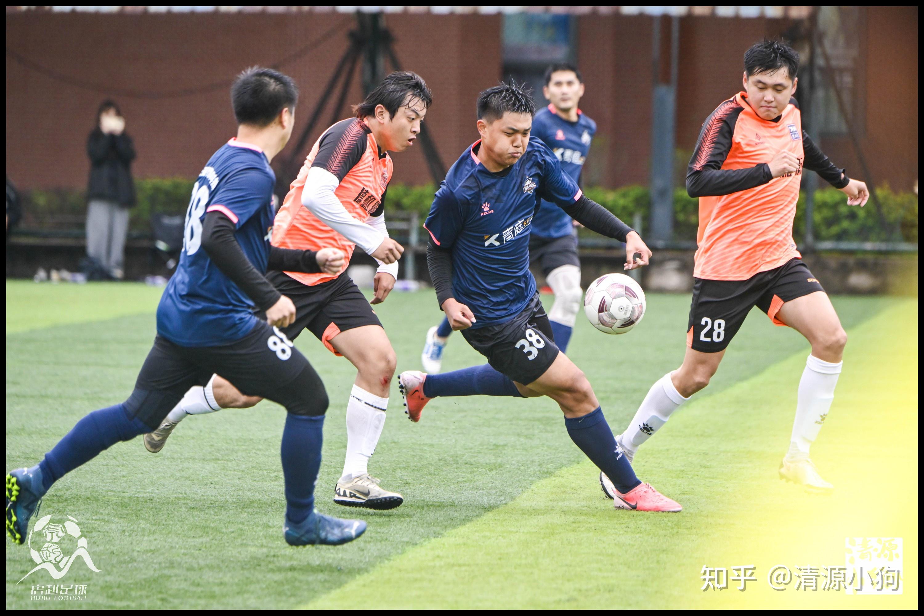 国内足球联赛强强对决，双方互不相让的简单介绍